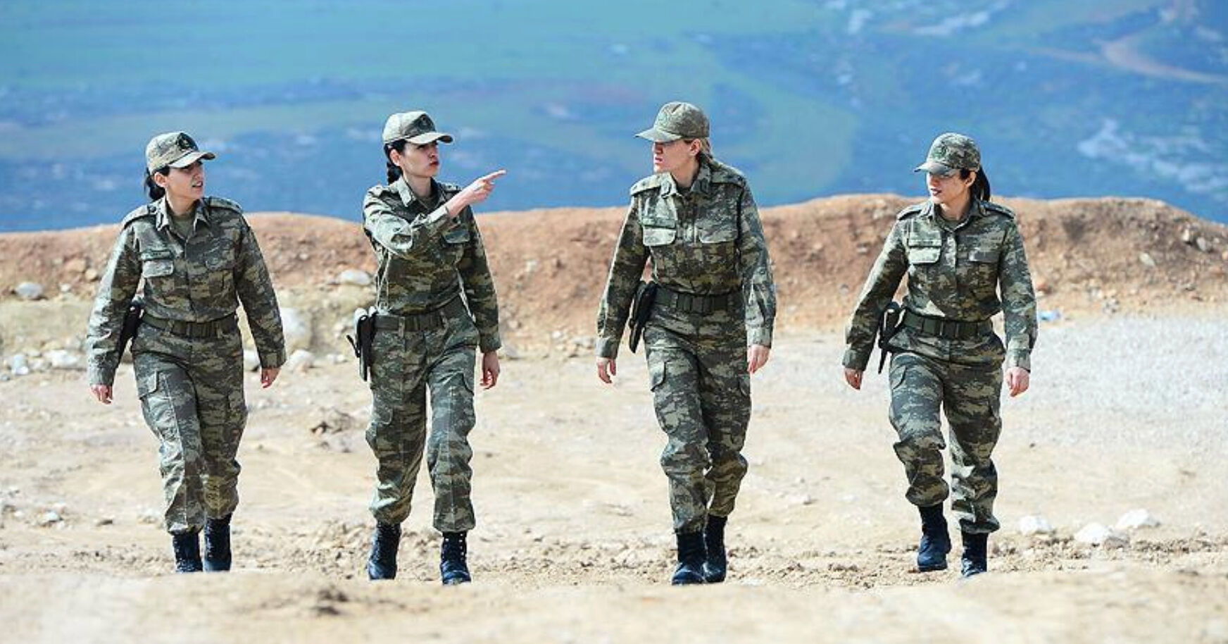 Kadınlara askerlik onaylandı mı? Kadınlara askerlik dilekçesinin Meclis'e sunulması gündemde - 1. Resim