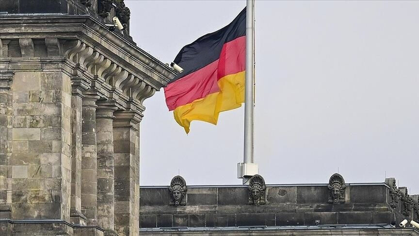 7 Ekim’den bu yana İsrail’e koşulsuz destek veren Berlin yönetimi, bir yandan Gazze’deki çocukların Almanya’da tedavi edilmesini reddederken, diğer yandan İsrailli savunma şirketlerinden milyonlarca avroluk silah ve mühimmat alımlarına devam ediyor.