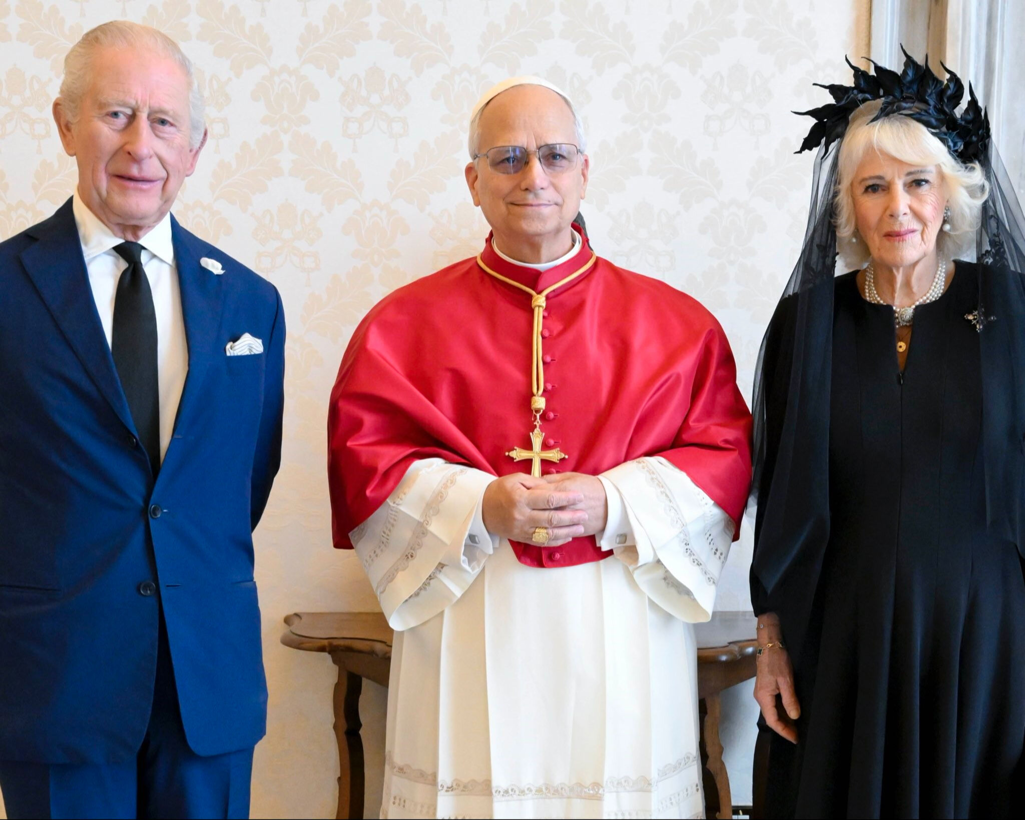 491 yıl sonra bir ilk! Kral Charles ile Papa Leo beraber dua etti - 3. Resim