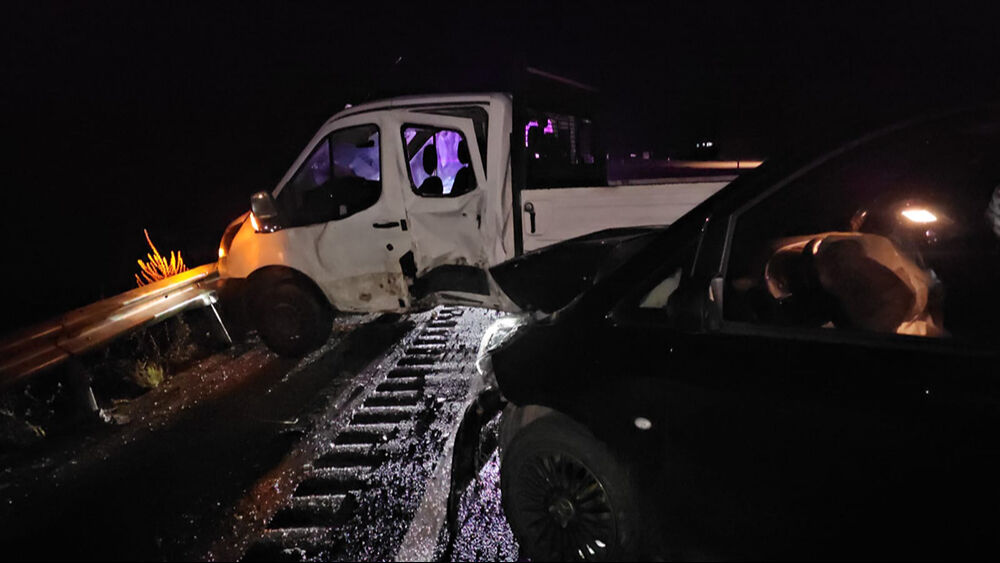 Anahtar Parti Genel Başkan Yardımcısı Hayati Çetin kaza geçirdi! Çok sayıda yaralı var... - 2. Resim
