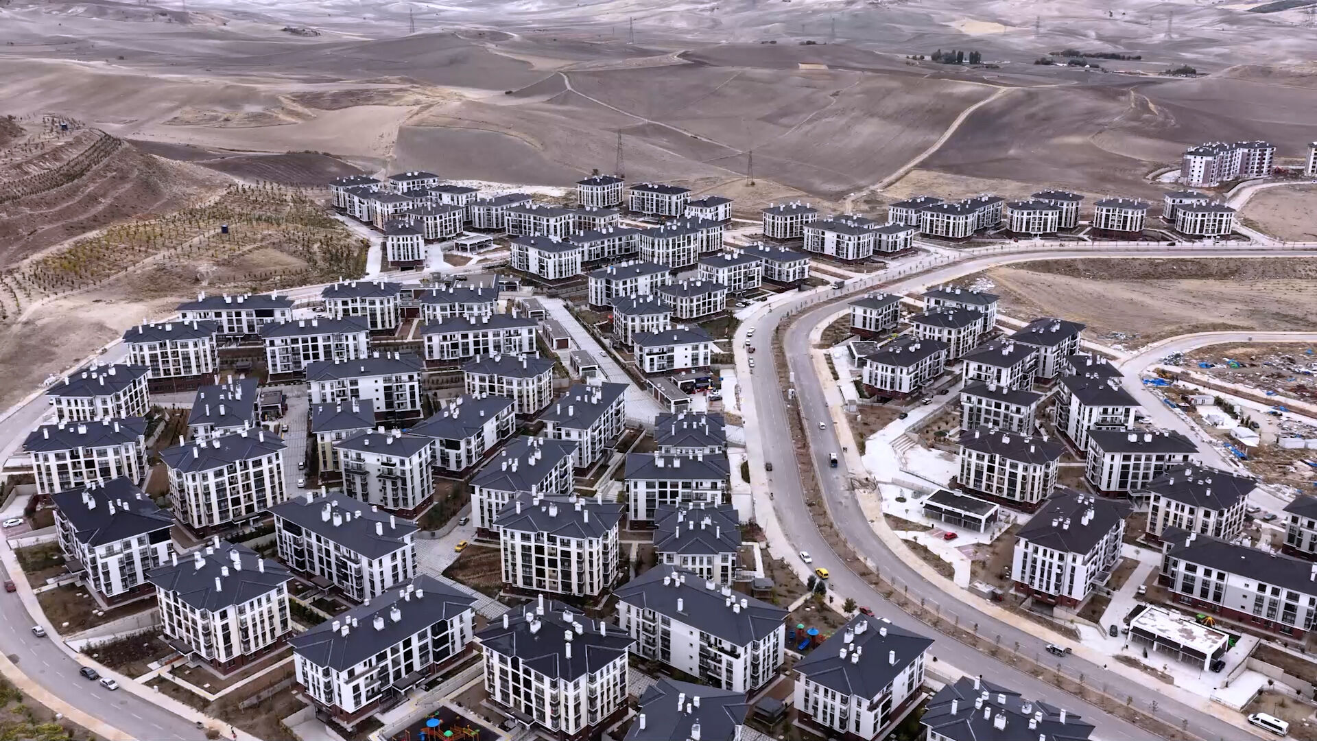 Bakan Kurum, sosyal konutlara yerleşe vatandaşları paylaştı: Devletimiz 500 bin yuva için hazır - 2. Resim