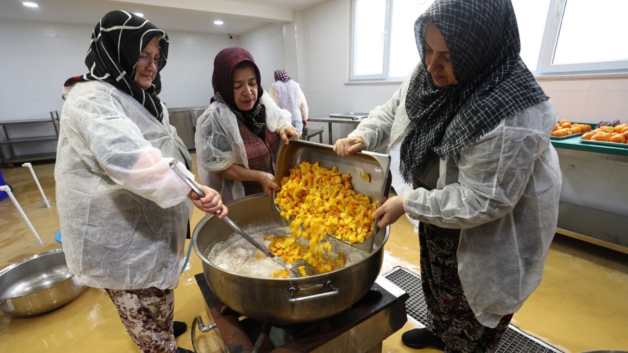 Belediyeden çiftçiyi ihya edecek anlaşma! Nilüfer çiftçisi üretecek İstanbul ve Eskişehir tüketecek Belediyeden çiftçiyi ihya edecek anlaşma! Nilüfer çiftçisi üretecek İstanbul ve Eskişehir tüketecek