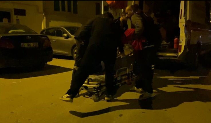 Evlerindeki asma tavan çöktü, deprem sandılar! 1 kişi yaralandı Evlerindeki asma tavan çöktü, deprem sandılar! 1 kişi yaralandı - 1. Resim