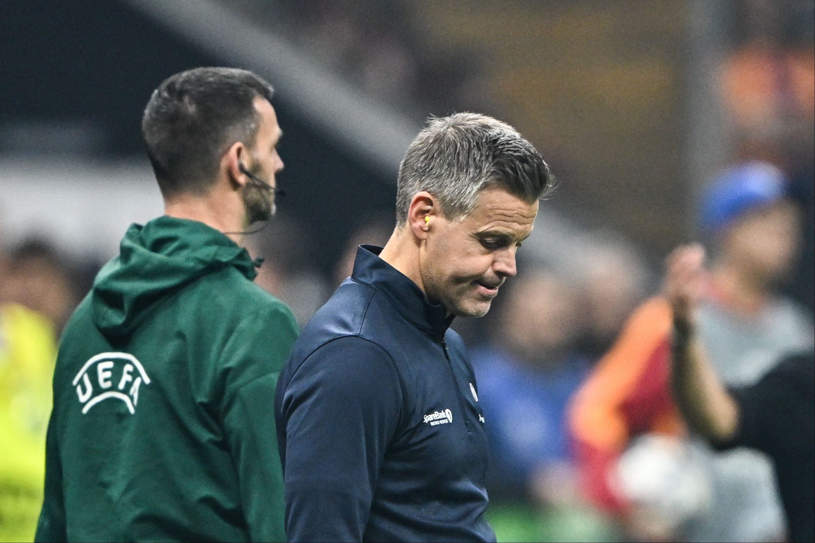 Galatasaray maçında neye uğradıklarını şaşırdılar! Norveçli gazeteciler desibel ölçümü yapıp kulaklarını tıkadı - 1. Resim