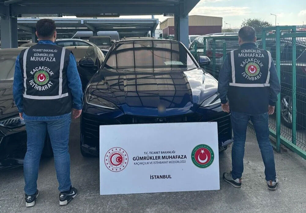 Gümrükten büyük operasyon: 288 milyon TL'lik lüks araç vurgunu engellendi - 1. Resim
