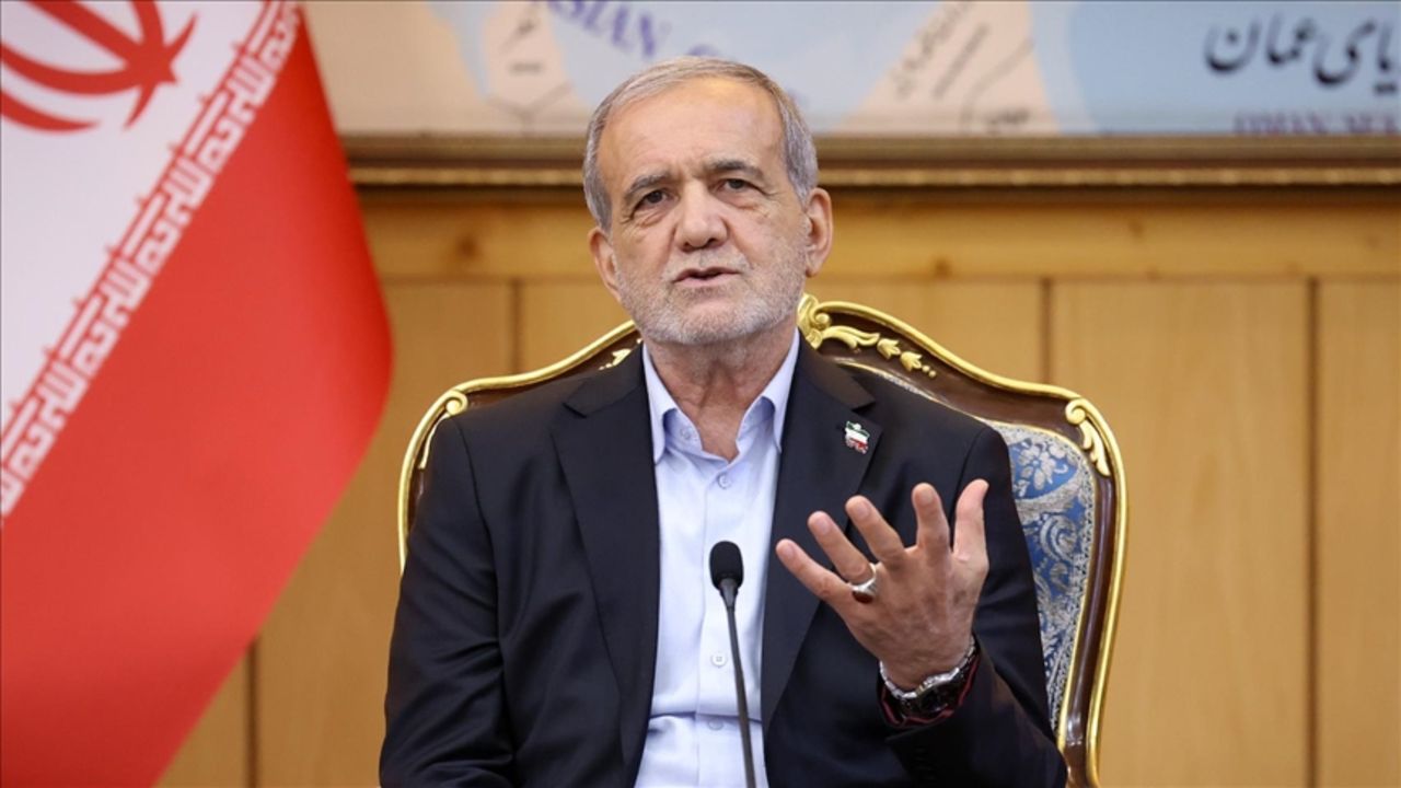 İran Cumhurbaşkanı Pezeşkiyan, Türkiye'yi örnek gösterdi: Petrolü ve gazı yok ama durumları bizden daha iyi İran Cumhurbaşkanı Pezeşkiyan, Türkiye'yi örnek gösterdi: Petrolü ve gazı yok ama durumları bizden daha iyi