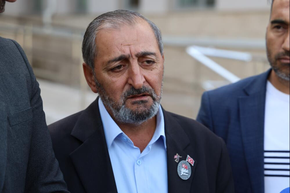 Otobüs şoförü hakaret edip darbetmeye çalışmıştı! Şehit babası konuştu: En çok 'dilenci' kelimesi ağrıma gitti Otobüs şoförü hakaret edip darbetmeye çalışmıştı! Şehit babası konuştu: En çok 'dilenci' kelimesi ağrıma gitti - 1. Resim