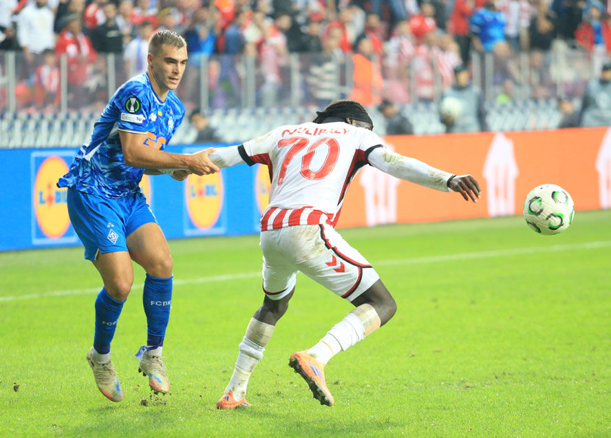 Samsunspor, Dinamo Kiev karşısında farkı açıyor - 2. Resim