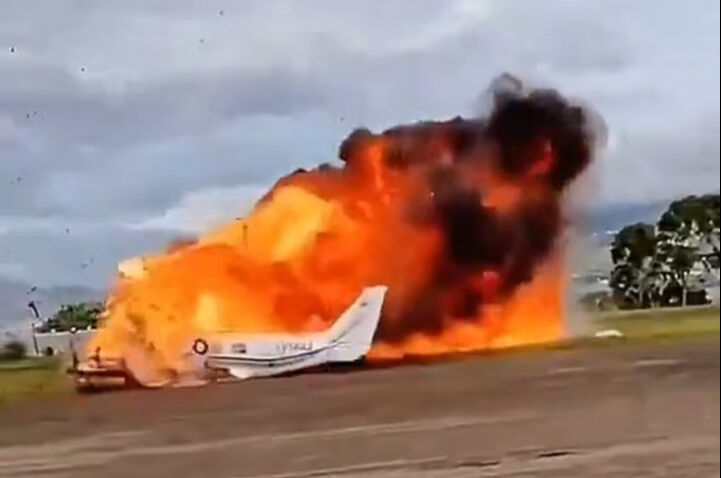 Venezuela'da feci uçak kazası! Kalkış yapmasıyla yere çakılması bir oldu - 2. Resim