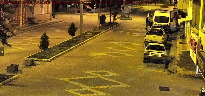 Yol kenarındaki cesedin sırrı çözüldü! Kırık far parçası olayı aydınlattı Yol kenarındaki cesedin sırrı çözüldü! Kırık far parçası olayı aydınlattı - 3. Resim