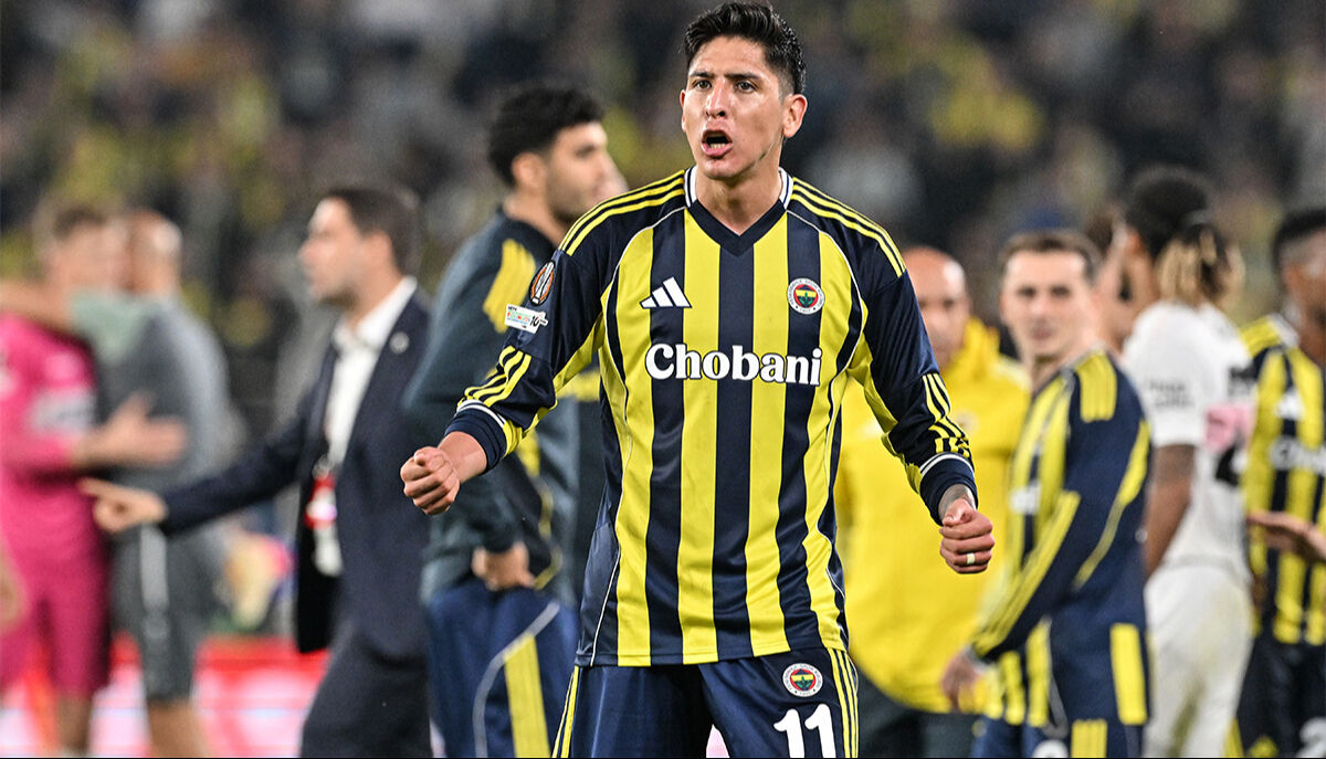 Acımasız faulle yerde kalmıştı! Edson Alvarez'den maç sonu 'sakatlık' sözleri Acımasız faulle acılar içinde yerde kalmıştı! Edson Alvarez'den maç sonu 'sakatlık' açıklaması - 1. Resim