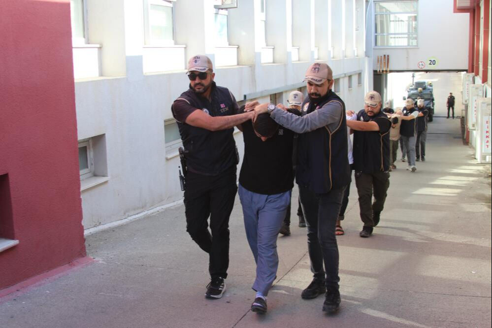 Adana'da DEAŞ operasyonu! Sözde Türkiye emirinin savunması  Adana'da DEAŞ operasyonu! Sözde Türkiye emirinin savunması