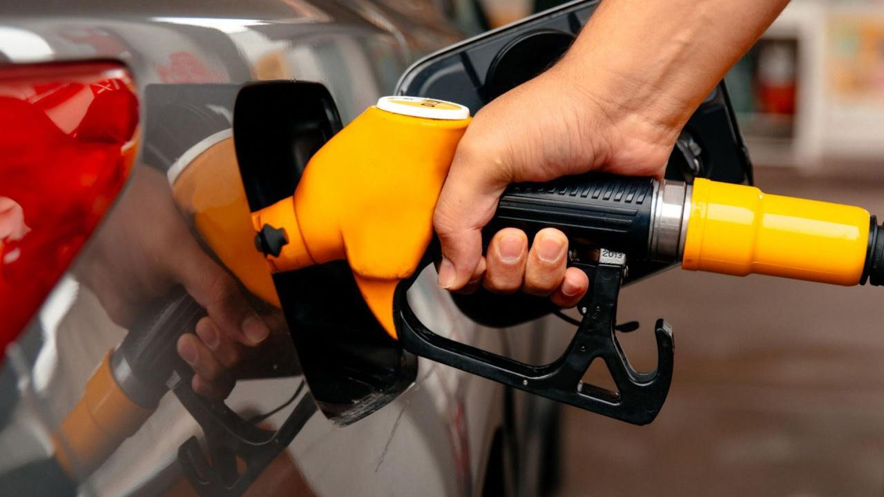 Benzin, motorin ve LPG'ye zam, indirim var mı? 24 Ekim Cuma güncel akaryakıt fiyatları Benzin, motorin ve LPG'ye zam, indirim var mı? 24 Ekim Cuma güncel akaryakıt fiyatları - 1. Resim