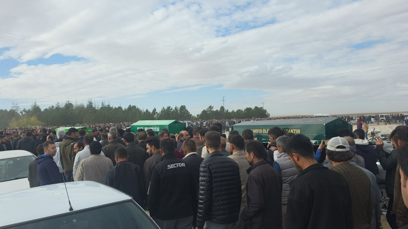Çıracı ailesinde bitmeyen acı… Üç kardeş yan yana defnedildi, kahreden detaylar ortaya çıktı Çıracı ailesinde bitmeyen acı… Üç kardeş yan yana defnedildi, kahreden detaylar ortaya çıktı - 7. Resim