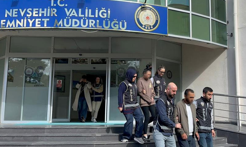 Film gibi operasyon… Kıyma makinesinden 61 kilo altın çıktı Film gibi operasyon… Kıyma makinesinden 61 kilo altın çıktı - 3. Resim