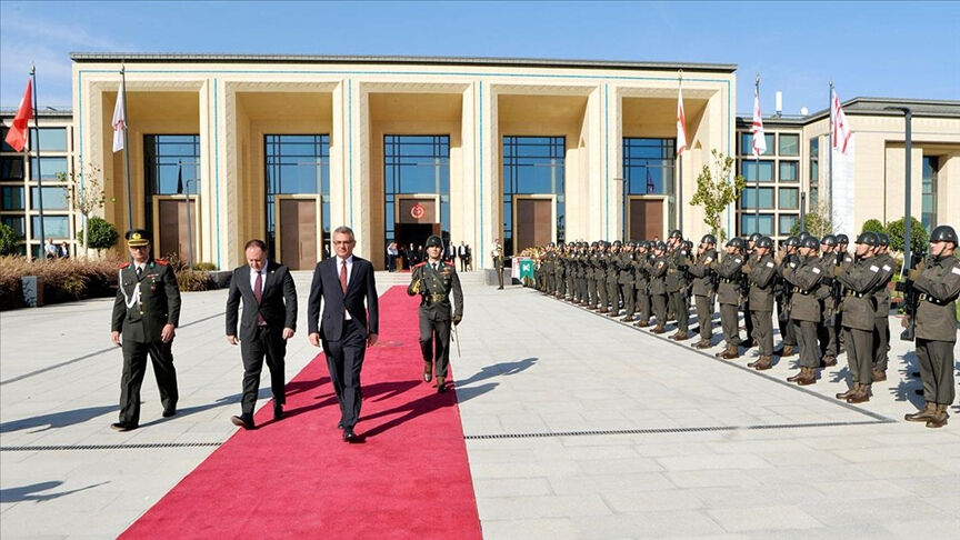 KKTC'nin yeni Cumhurbaşkanı Erhürman, Meclis'teki törende ant içti KKTC'nin yeni Cumhurbaşkanı Erhürman, Meclis'teki törende ant içti - 1. Resim