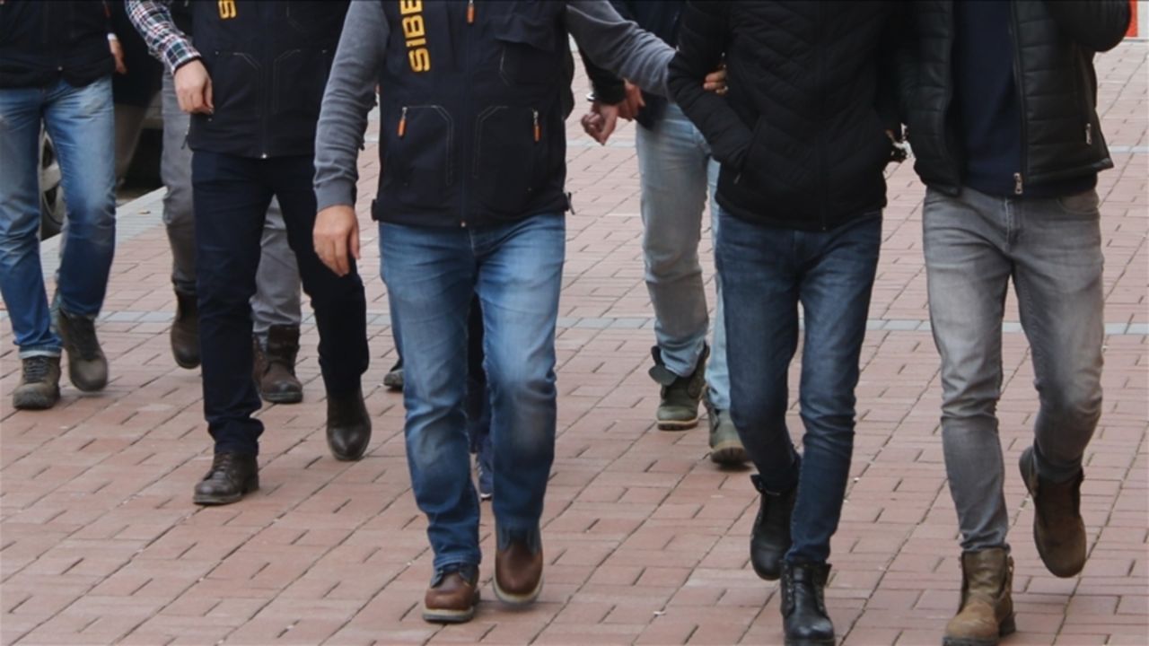 Milyarlık hesaplar açığa çıktı: Yasa dışı bahiste 17 tutuklu Milyarlık hesaplar açığa çıktı: Yasa dışı bahiste 17 tutuklu