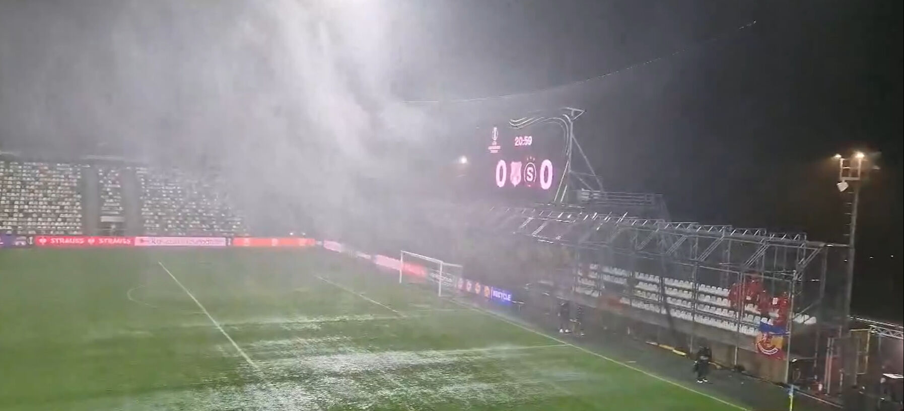 Rijeka-Sparta Prag maçı neden durdu? Maçın oynanacağı tarih araştırılıyor - 2. Resim