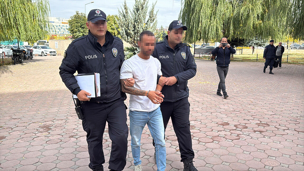 Şehit babasına hakaret etmişti! O şoförden pişkin sözler Şehit babasına hakaret etmişti! O şoförden pişkin sözler - 1. Resim