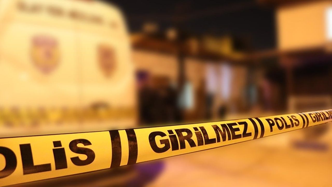 Şırnak'ta dehşet! 14 yaşındaki çocuk babasını silahla öldürdü Şırnak'ta dehşet! 14 yaşındaki çocuk babasını silahla öldürdü