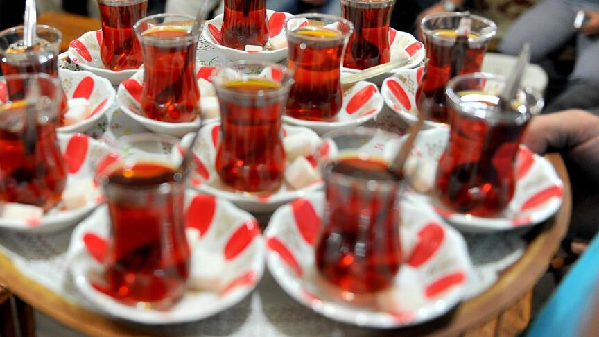 Sırrı çözüldü, çay severler dikkat! Faydası dillerden düşmüyor, sabah akşam tüketiliyor ama... Sırrı çözüldü, çay severler dikkat! Faydası dillerden düşmüyor, sabah akşam tüketiliyor ama... - 2. Resim