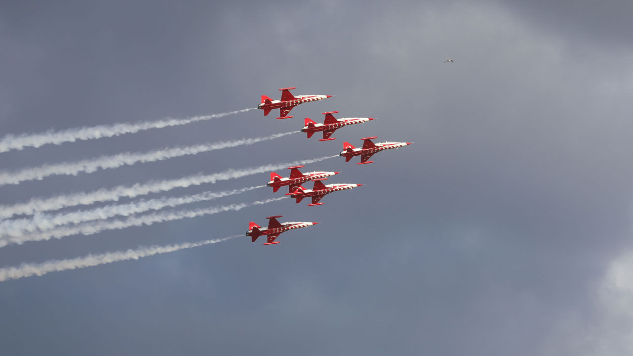 Türk Yıldızları Edirne'de uçtu, görenler mest etti! Asıl gösteri pazar günü - 2. Resim
