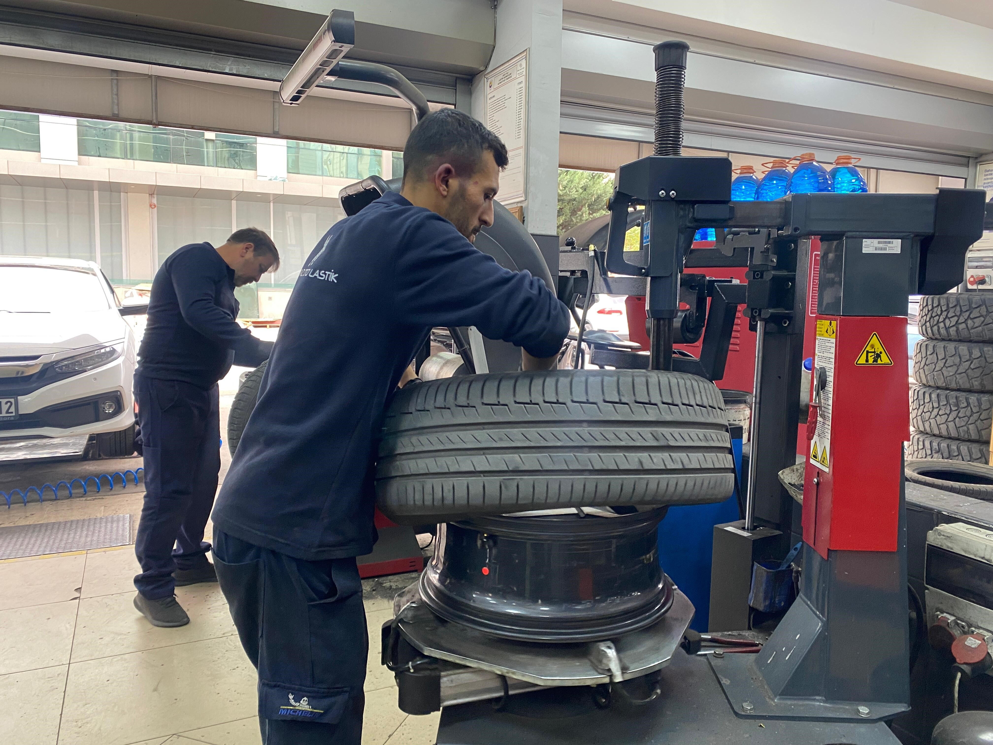 Araç sahipleri dikkat! 15 Kasım'dan itibaren zorunlu, 5.856 TL cezası var Araç sahipleri dikkat! 15 Kasım'dan itibaren zorunlu, 5.856 TL cezası var - 1. Resim