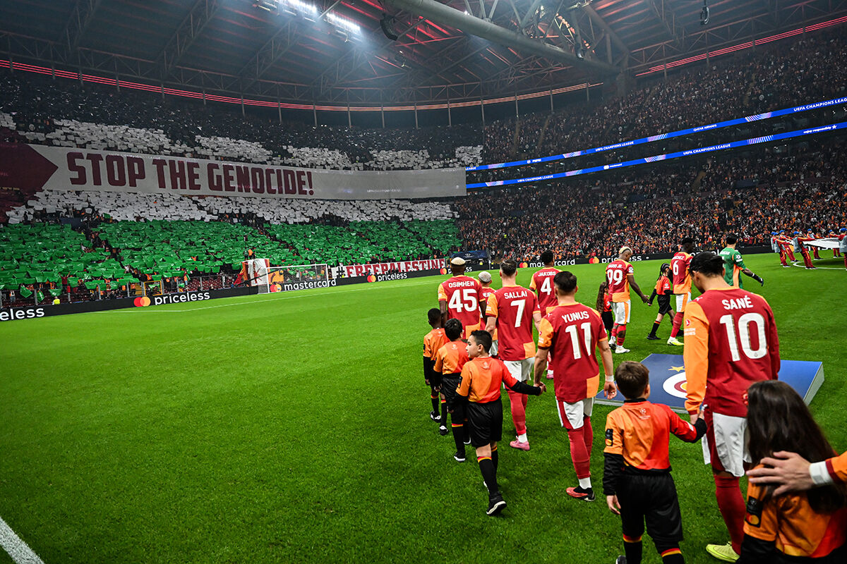 Bodo/Glimt maçında 'hoparlör' iddiası: Galatasaray'dan 'ıslık' cevabı Bodo/Glimt maçında 'hoparlör' iddiası: Galatasaray'dan 'ıslık' cevabı gecikmedi - 2. Resim