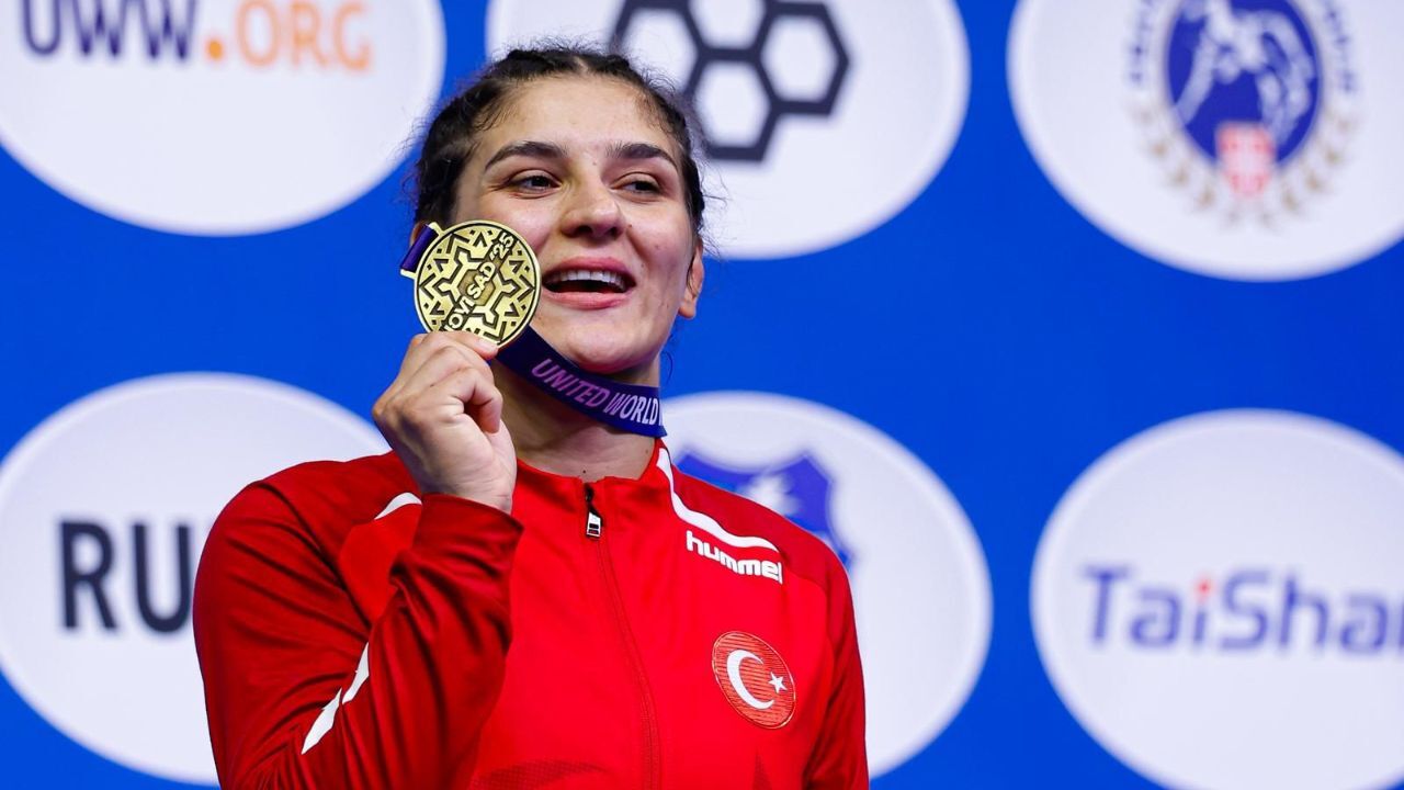 Minderde 3. kez dünya şampiyonu! Nesrin’den dev başarı Minderde 3. kez dünya şampiyonu! Nesrin’den dev başarı