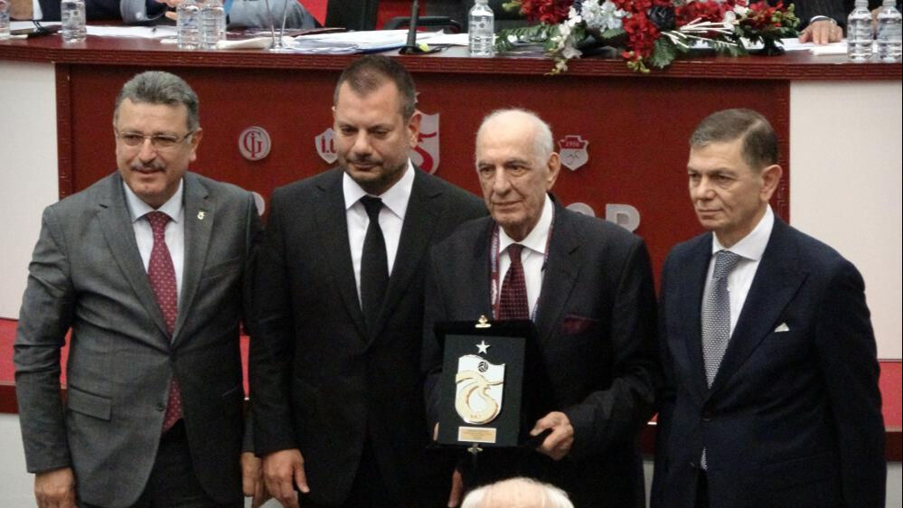 Ertuğrul Doğan, Trabzonspor'un borcunu açıkladı: Uğurcan Çakır sözleri dikkat çekti Ertuğrul Doğan, Trabzonspor'un borcunu açıkladı: Uğurcan Çakır sözleri dikkat çekti - 4. Resim