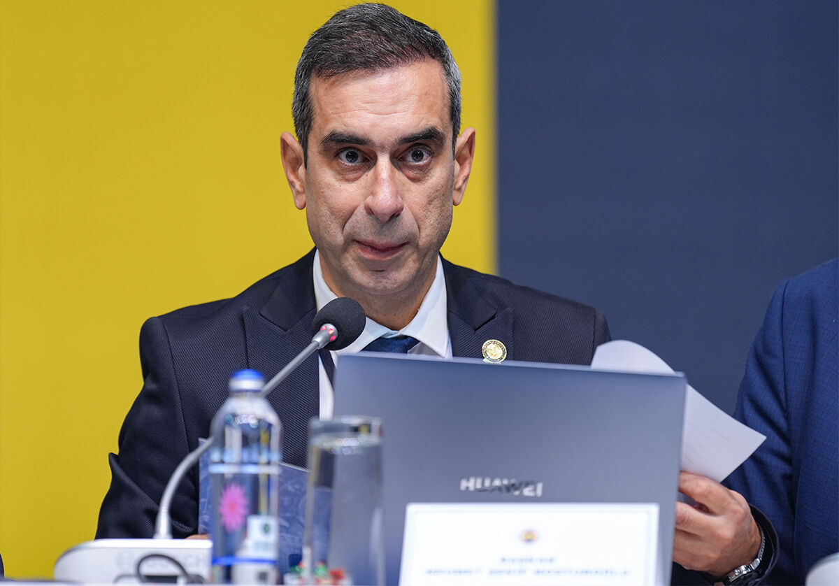 Fenerbahçe'de karar günü: Kritik oylamada yönetime yetki verilen maddeler Fenerbahçe'de kritik oylama: İşte yönetime yetki verilen maddeler... - 2. Resim