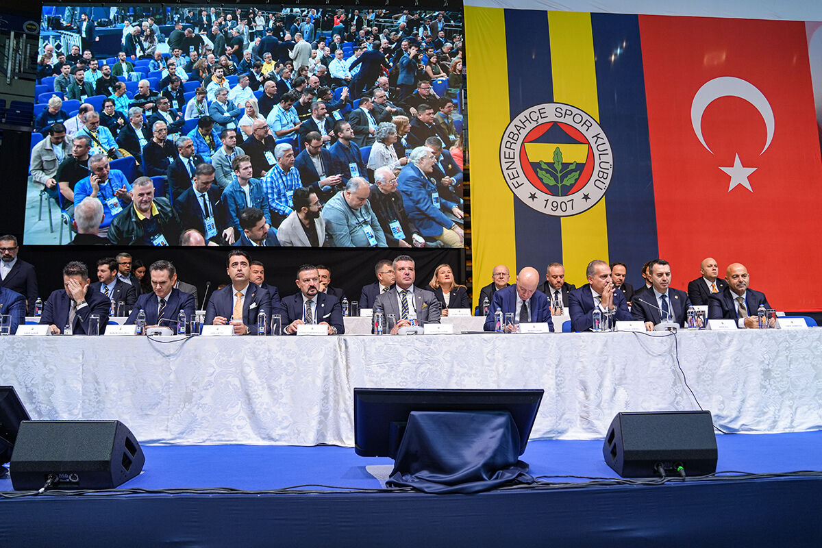 Fenerbahçe'de karar günü: Kritik oylamada yönetime yetki verilen maddeler Fenerbahçe'de kritik oylama: İşte yönetime yetki verilen maddeler... - 1. Resim