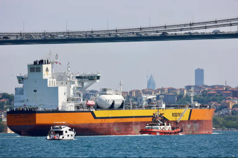Rus petrolü alımında geri adım! En büyük tedarikçi yaptırımlara boyun eğdi Rus petrolü alımında geri adım! En büyük tedarikçi yaptırımlara boyun eğdi - 1. Resim