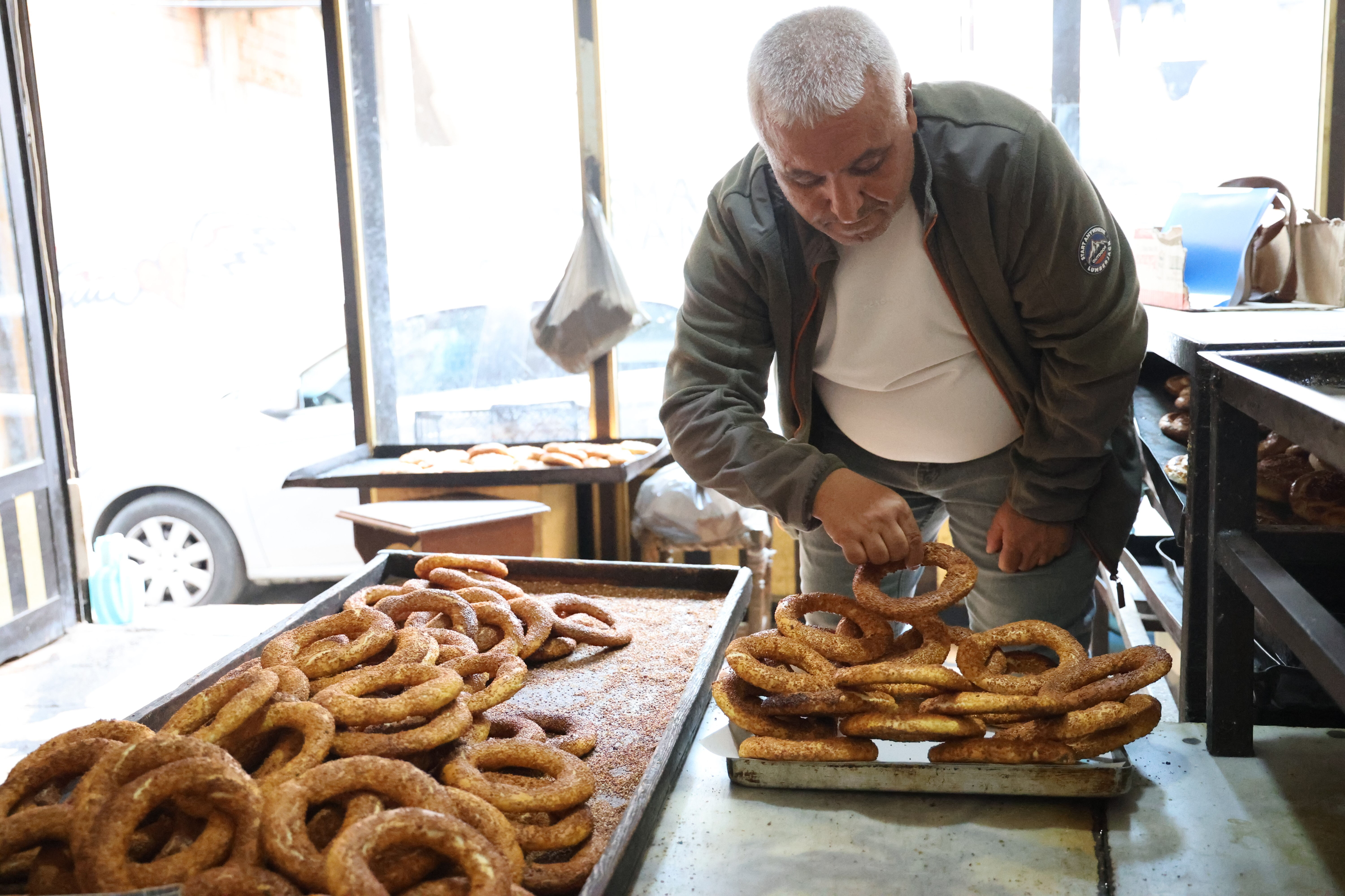 Simit tezgahından memur masasına! KPSS'de 14 yıllık azim, atamayla sonuçlandı Simit tezgahından memur masasına! KPSS'de 14 yıllık azim, atamayla sonuçlandı - 1. Resim