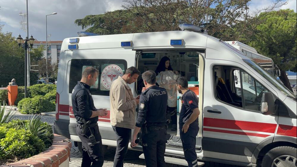 Tekirdağ'da annenin vicdansızlığı 'Pes' dedirtti! 'Babası gelip şimdi bunu alacak' diyerek bırakıp gitti Tekirdağ'da annenin vicdansızlığı 'Pes' dedirtti! 'Babası gelip şimdi bunu alacak' diyerek bırakıp gitti - 1. Resim