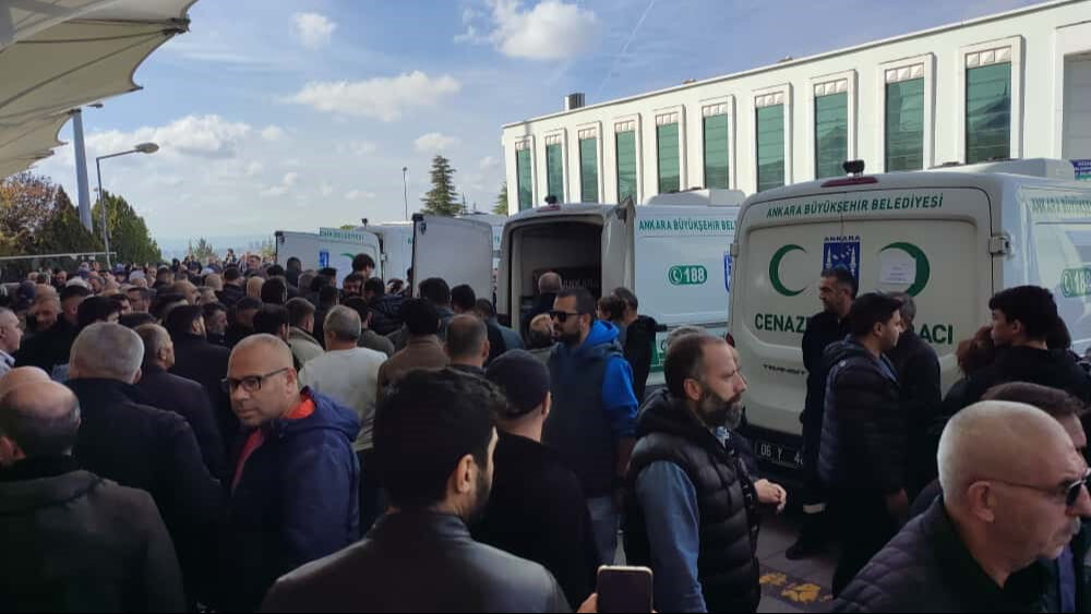 Ankara'da 14 yaşındaki Hiranur Kiper, son yolculuğuna uğurlandı! Acılı anne,  Ankara'da 14 yaşındaki Hiranur Kiper, son yolculuğuna uğurlandı! Acılı anne,