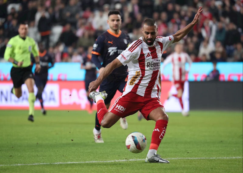 Antalyaspor Başakşehir maçı hangi kanalda, saat kaçta? Süper Lig heyecanı bugün sahne alacak! Antalyaspor Başakşehir maçı hangi kanalda, saat kaçta? Süper Lig heyecanı bugün sahne alacak! - 2. Resim