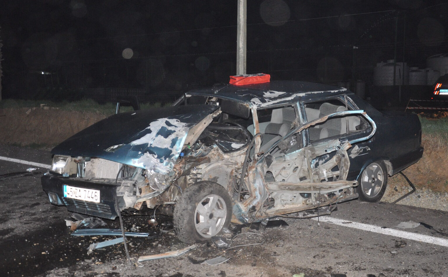 İzmir'de feci kaza! 2 aracın çarpışmasında ortalık kan gölüne döndü İzmir'de feci kaza! 2 aracın çarpışmasında ortalık kan gölüne döndü - 1. Resim