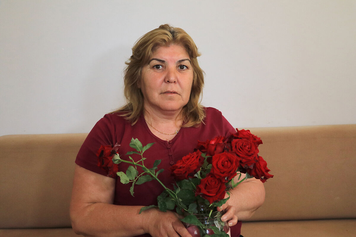Kadınları çiçekle dolandırdılar! ‘Sahte senet’lerle 9 milyonluk vurgun Kadınları çiçekle dolandırdılar! ‘Sahte senet’lerle 9 milyonluk vurgun - 1. Resim