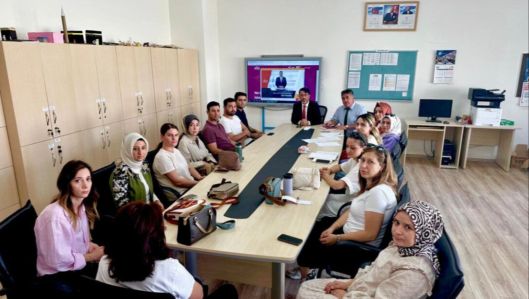 Kasım semineri online mı, yüz yüze mi? Öğretmen seminerleri gündemde! Kasım semineri online mı, yüz yüze mi? Öğretmen seminerleri gündemde! - 2. Resim