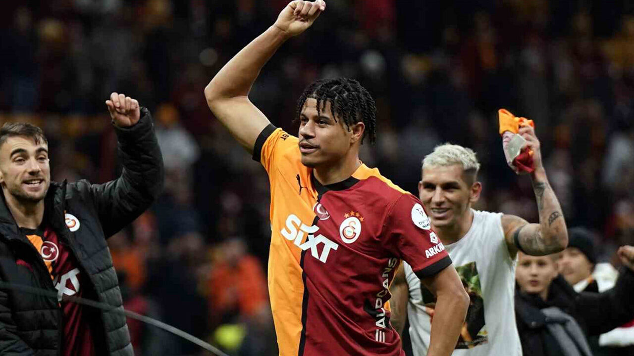 Mourinho, Galatasaray'ın yıldızını istiyor! Listenin başına onun adını yazdı Mourinho, Galatasaray'ın yıldızını istiyor! Listenin başına onun adını yazdı - 1. Resim