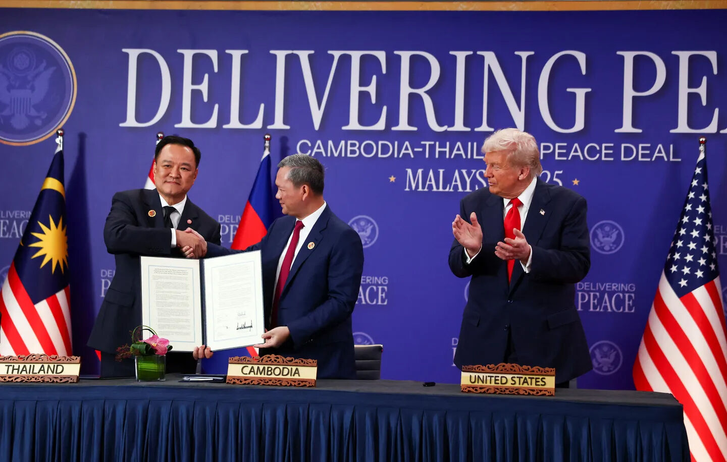 Trump bir kez daha arabulucu oldu! Tayland ve Kamboçya ateşkeste anlaştı Trump bir kez daha arabulucu oldu! Tayland ve Kamboçya ateşkeste anlaştı - 1. Resim