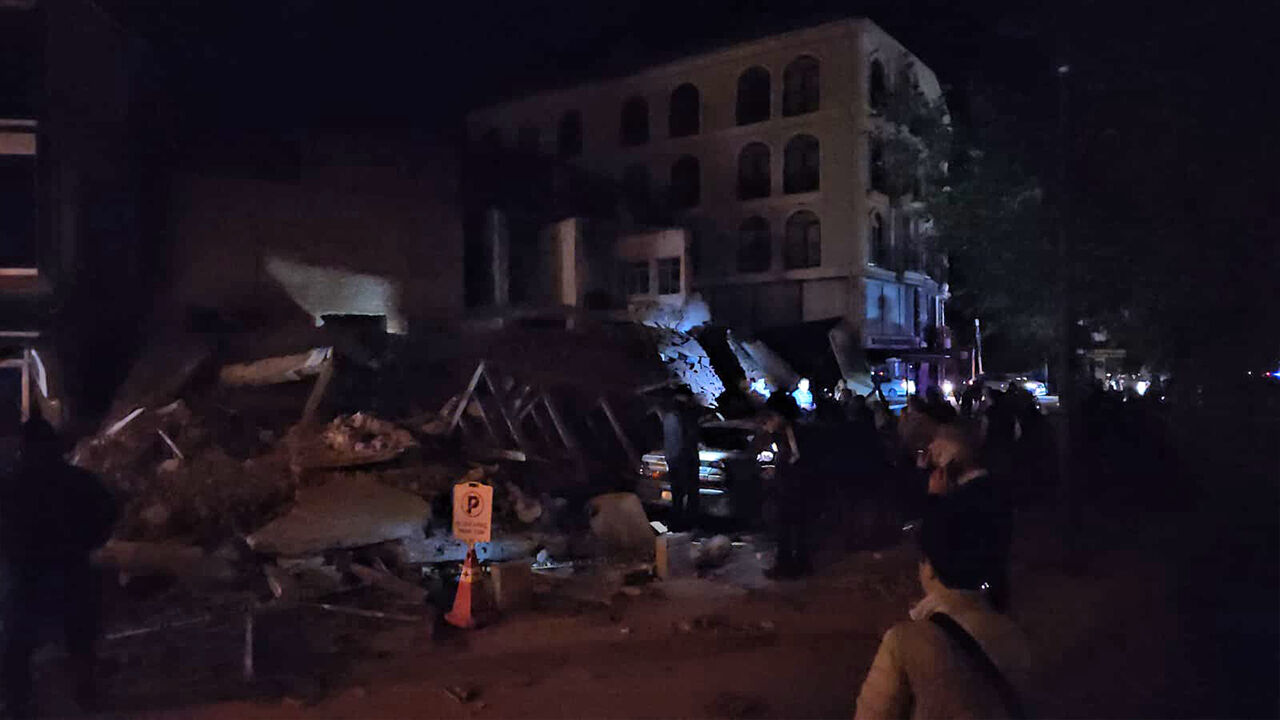 Balıkesir Sındırgı'da 6.1 büyüklüğünde deprem! İstanbul ve çevre illerde de hissedildi Balıkesir Sındırgı'da korkutan deprem! İstanbul ve çevre iller de sallandı - 1. Resim