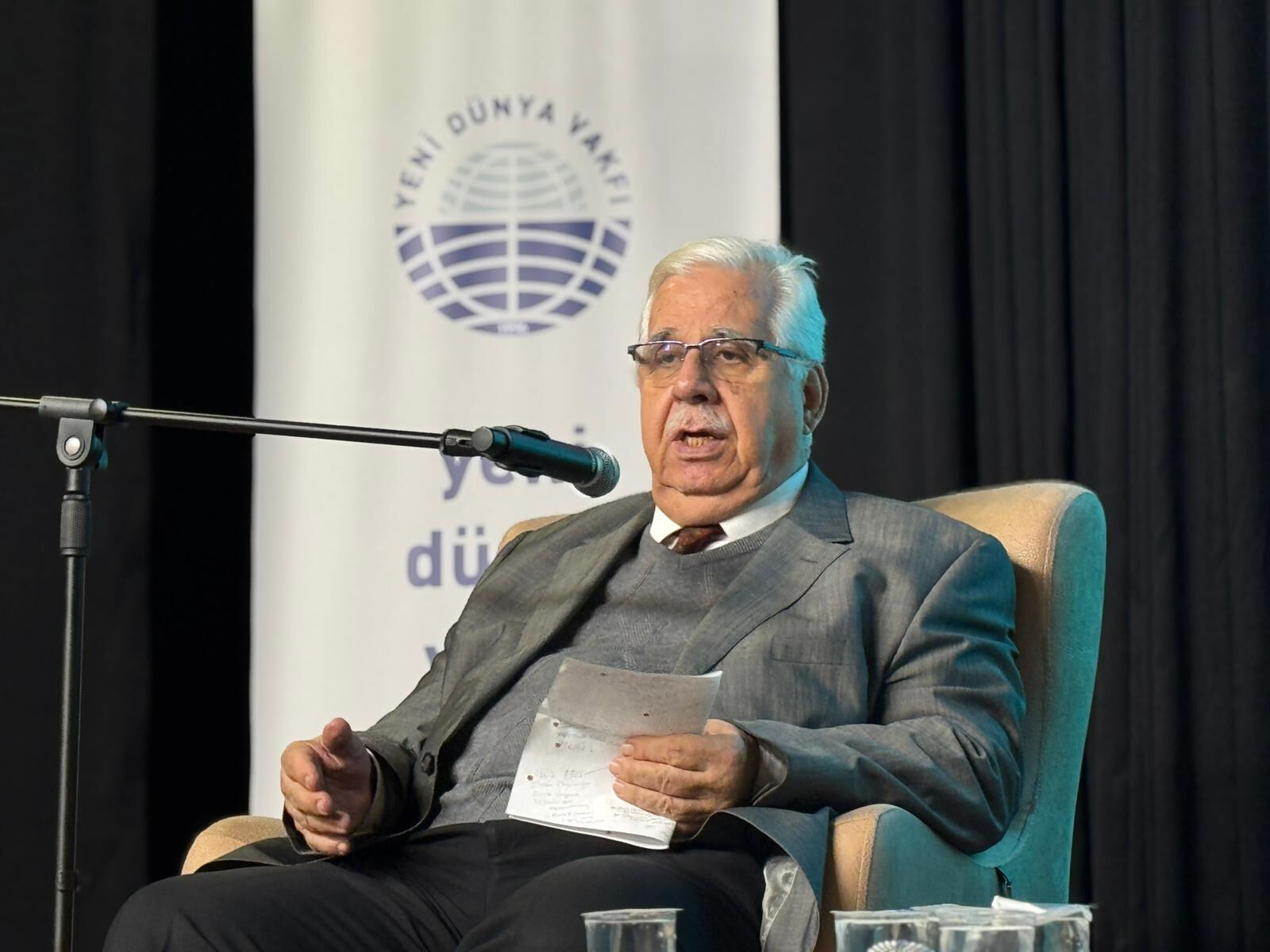 Büyük İslâm âliminin vefatının 24. yıl dönümü... Hüseyin Hilmi Işık Efendi yâd edildi Büyük İslâm âliminin vefatının 24. yıl dönümü... Hüseyin Hilmi Işık Efendi yâd edildi - 3. Resim