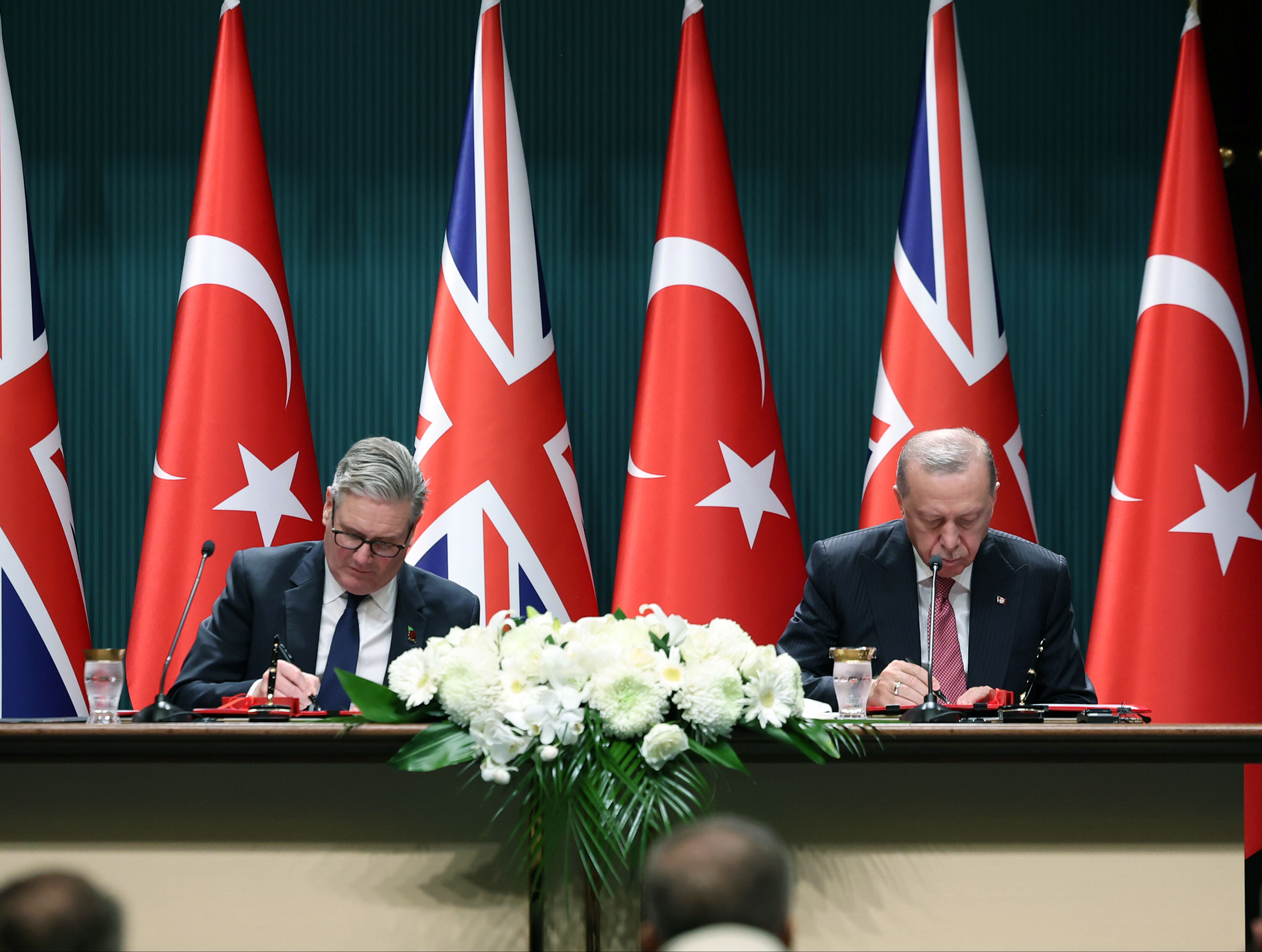 Eurofighter'lar için imzalar atıldı! Katar, Umman ve İngiltere'den 44 adet alınacak Eurofighter'lar için imzalar atıldı! Katar, Umman ve İngiltere'den 44 adet adet alınacak - 4. Resim