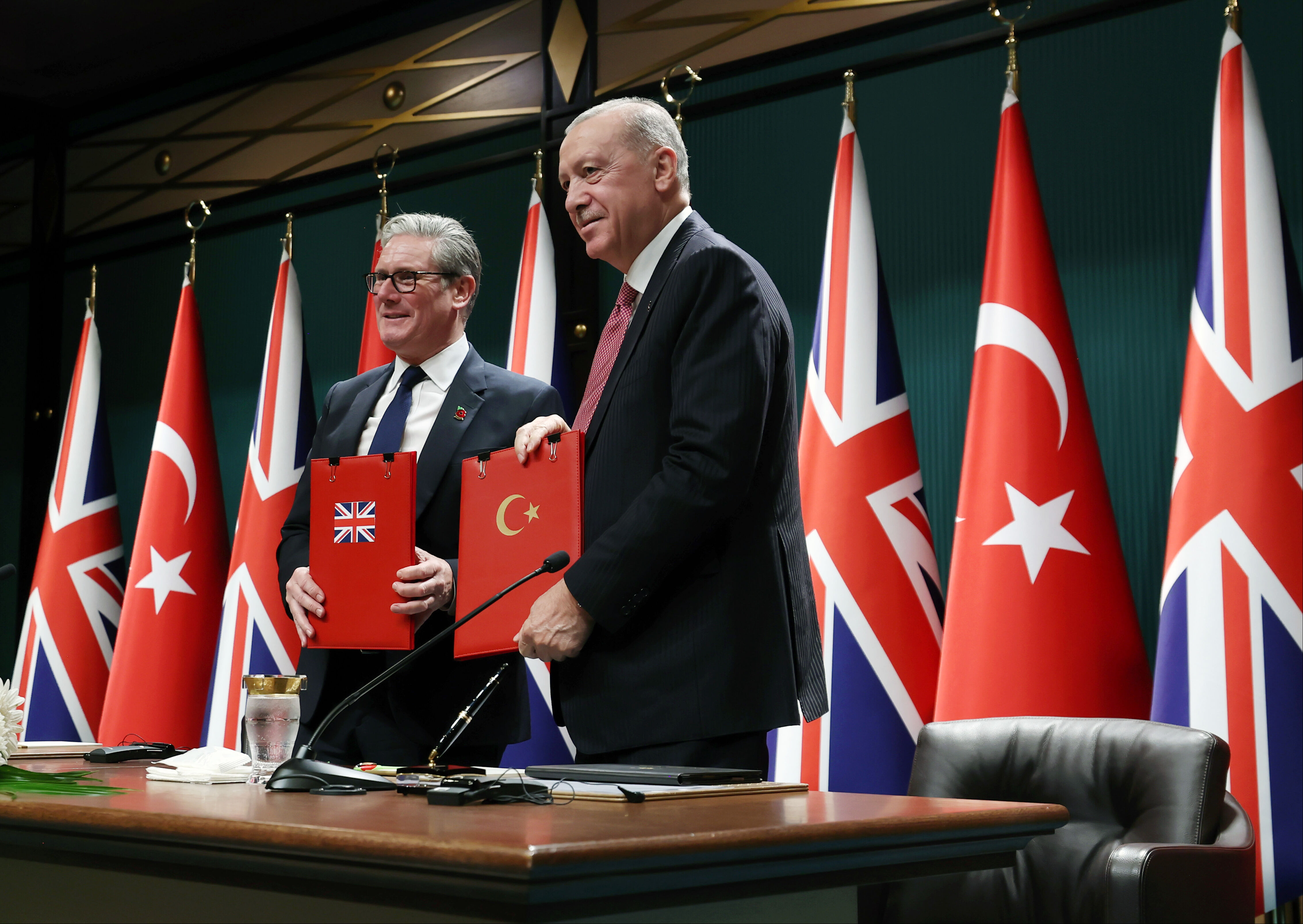 Eurofighter'lar için imzalar atıldı! Katar, Umman ve İngiltere'den 44 adet alınacak Eurofighter'lar için imzalar atıldı! Katar, Umman ve İngiltere'den 44 adet adet alınacak - 2. Resim