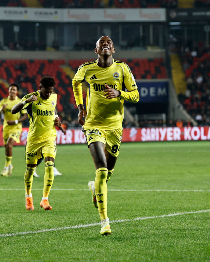 Fenerbahçe'den dört dörtlük galibiyet: Derbi öncesi moral depoladı Fenerbahçe'den dört dörtlük galibiyet: Derbi öncesi moral depoladı - 2. Resim