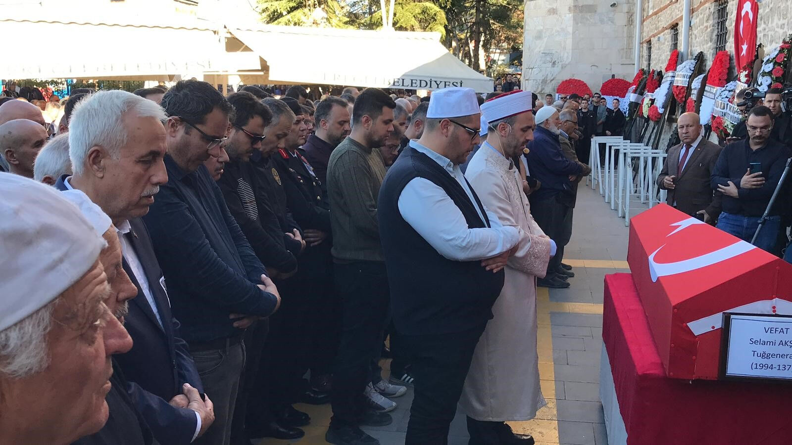 Jandarma KOM Daire Başkanı Tuğgeneral Akşit memleketinde son yolculuğuna uğurlandı Jandarma KOM Daire Başkanı Tuğgeneral Akşit memleketinde son yolculuğuna uğurlandı - 1. Resim