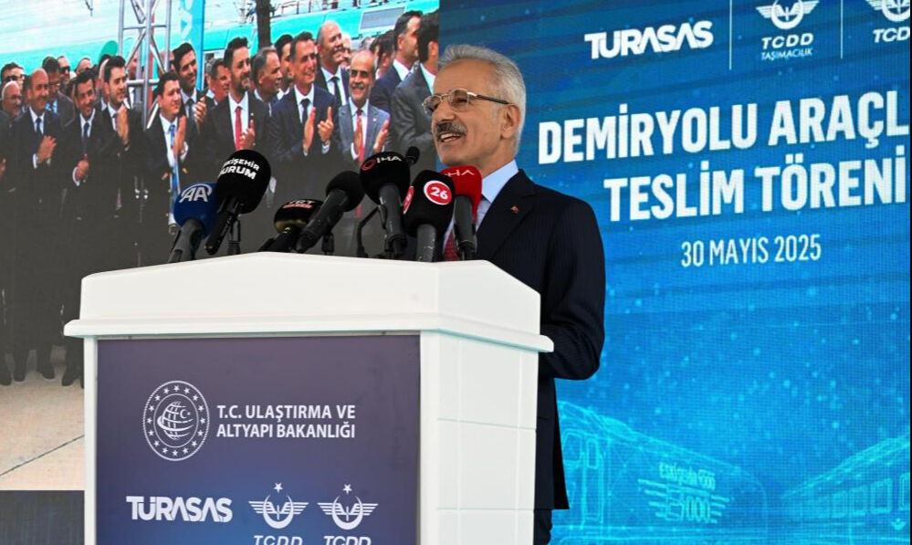 Sakarya'ya büyük yatırım: Türkiye'nin ilk hızlı tren fabrikası inşaatında çalışmalar başladı! Sakarya'ya büyük yatırım: Türkiye'nin ilk hızlı tren fabrikası inşaatında çalışmalar başladı! - 2. Resim