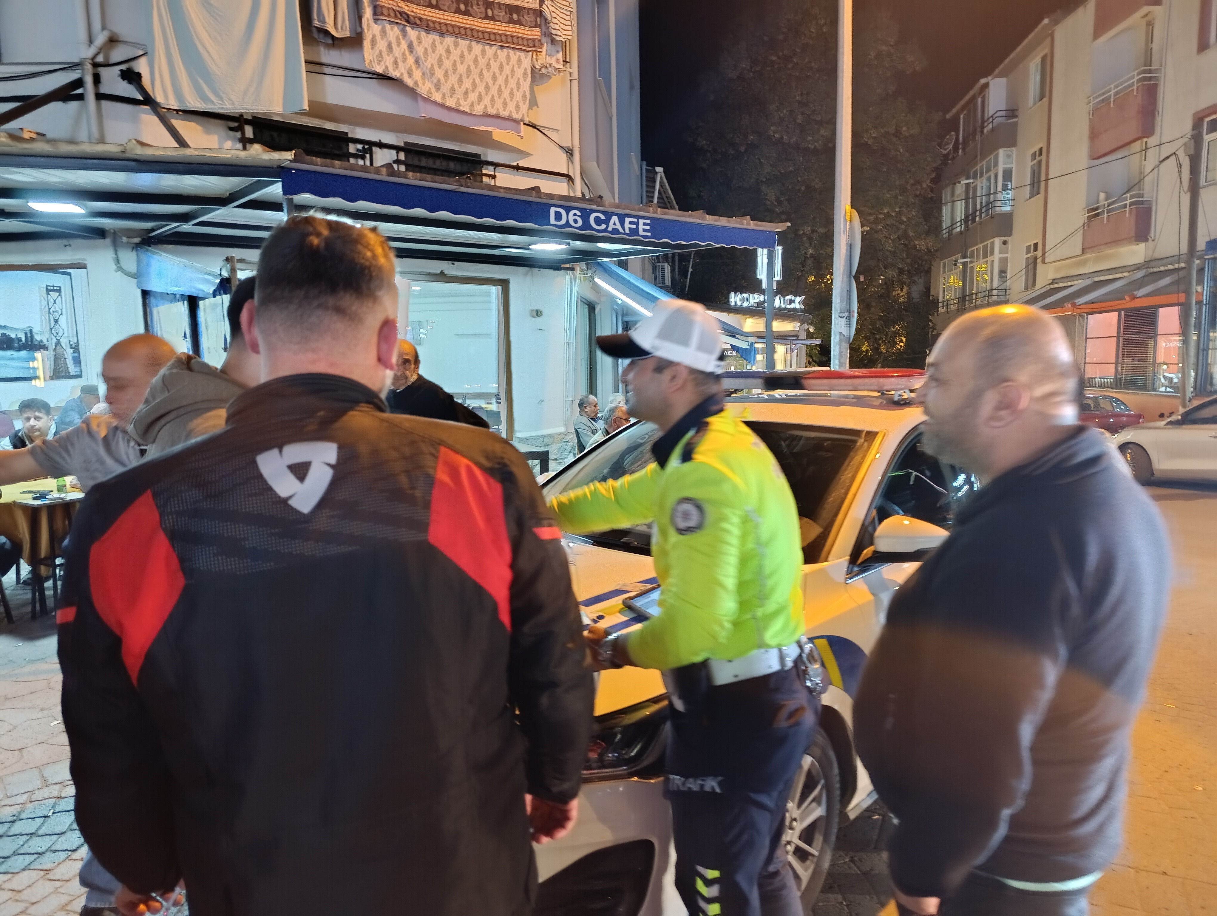 Tekirdağ'da trafik ekipleri taviz vermedi, ceza yağdı! Abartı egzoz, modifiye araç... Tekirdağ'da trafik ekipleri taviz vermedi, ceza yağdı! Abartı egzoz, modifiye araç... - 2. Resim